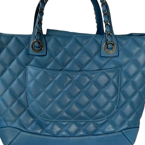 Chanel Easy Shopping Quilted Lambskin Handbag Blue - Picture 12 of 16